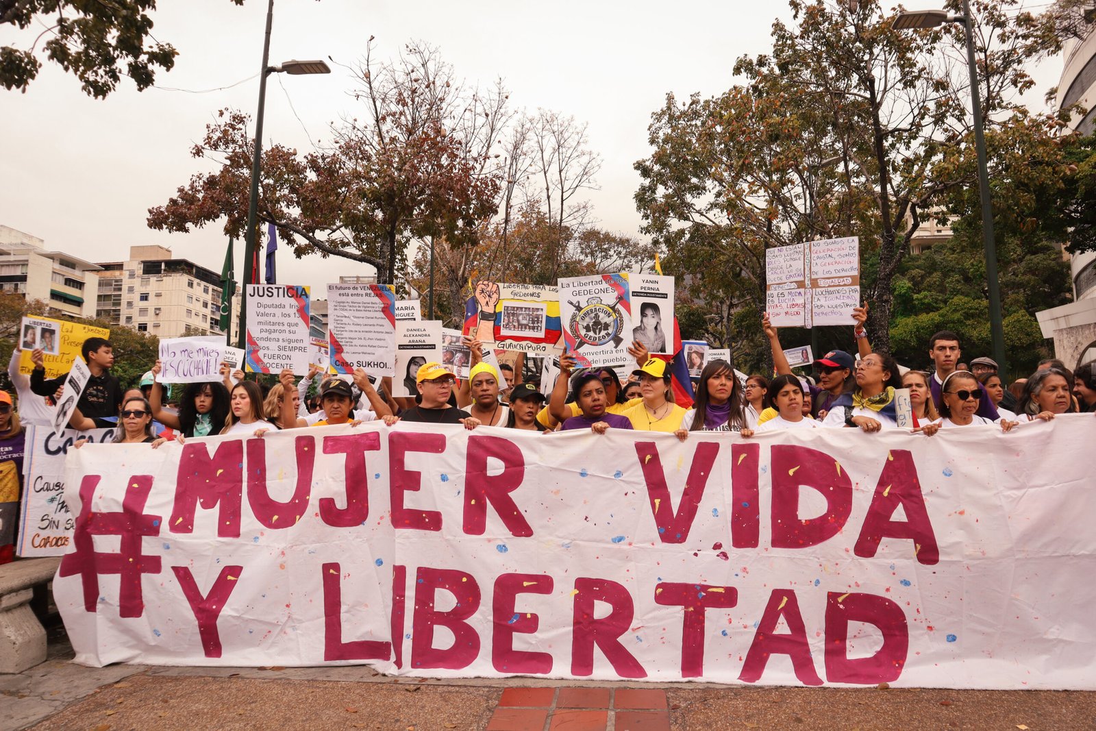 Feministas y activistas marcharon en Caracas por el 8M