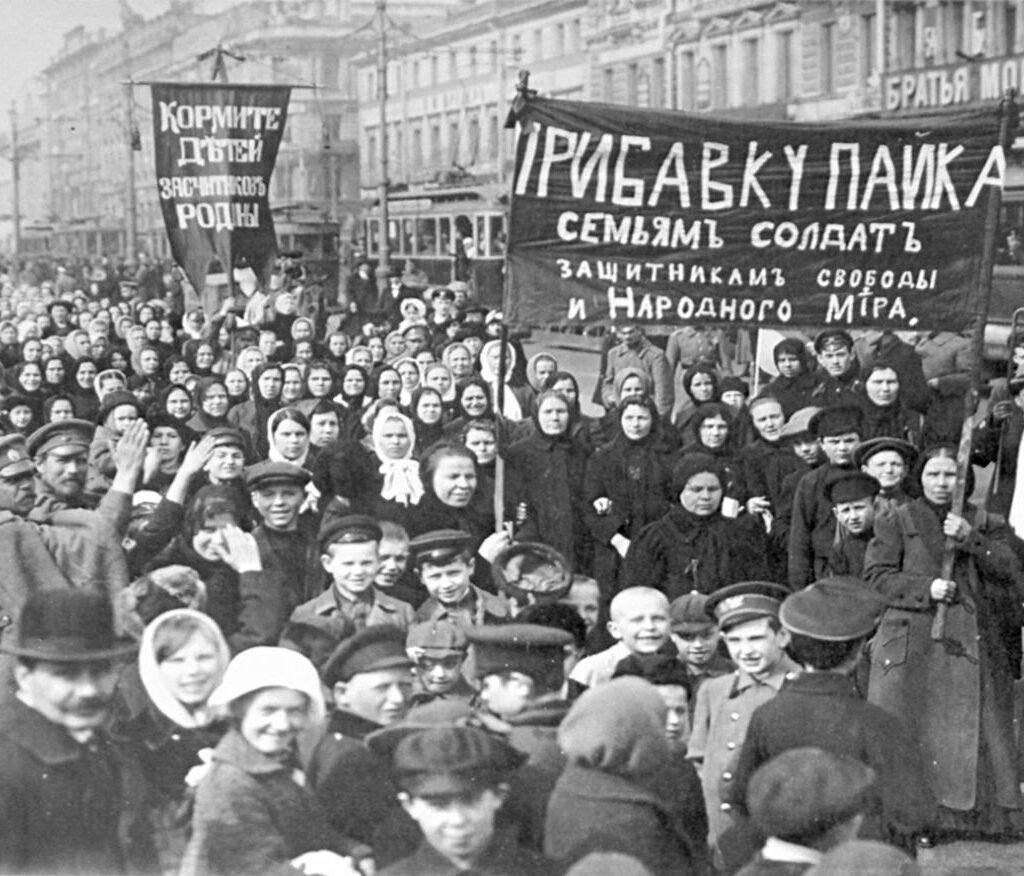 Las mujeres inician una revolución en Rusia bajo la consigna "paz y pan"