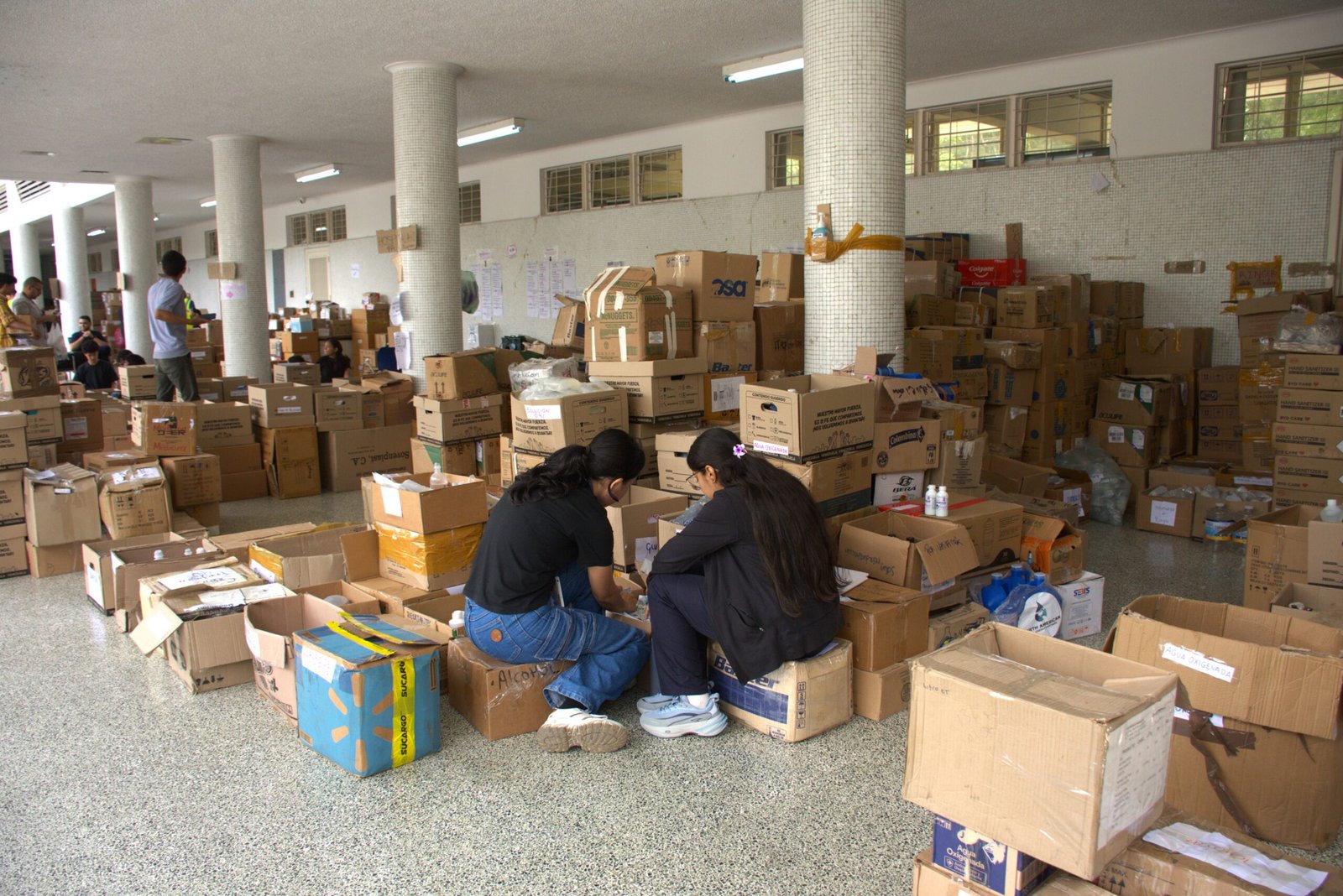 “Nos vemos mañana a las 9”: cómo estudiantes de la UCV abrieron el principal centro de acopio tras los terremotos